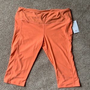 NWT peach crop leggings